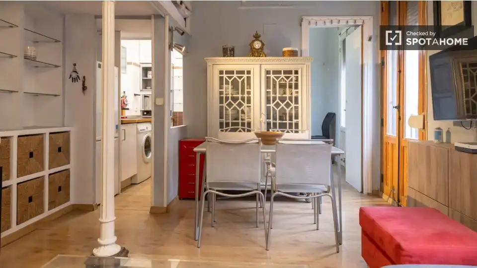 Dining room of Flat for rent in Madrid  with Air Conditioner, Heating and Furnished