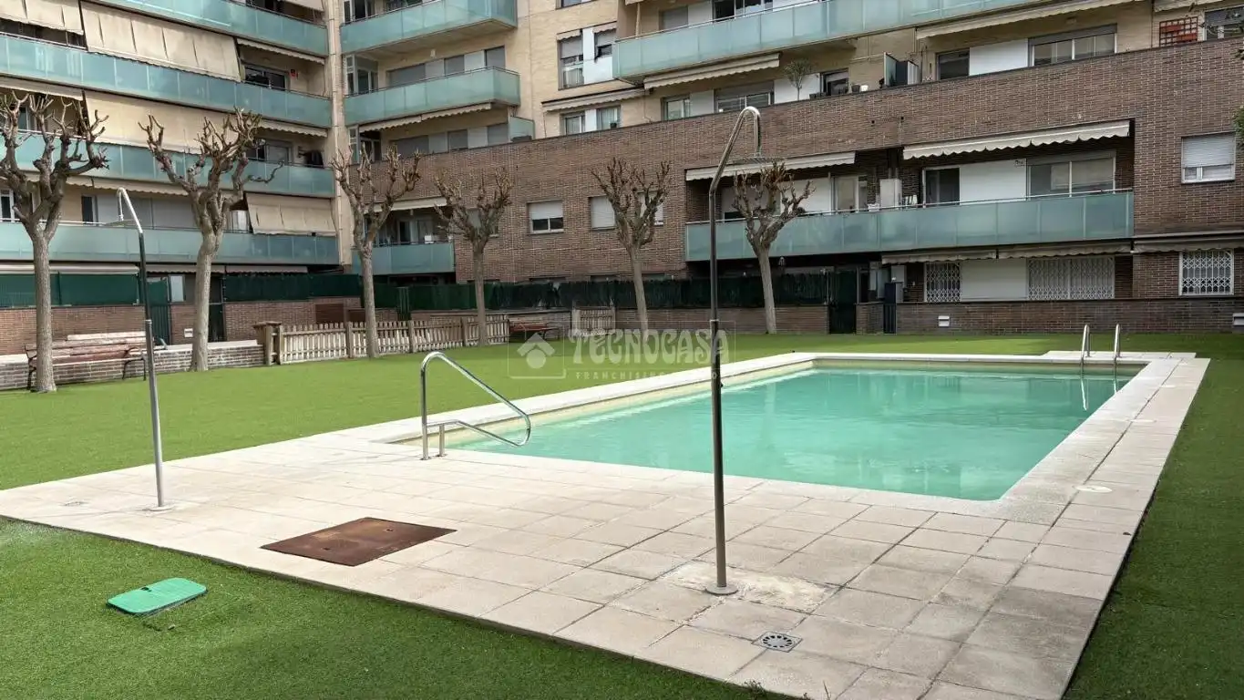 Swimming pool of Flat for sale in Sabadell  with Air Conditioner, Parquet flooring and Furnished