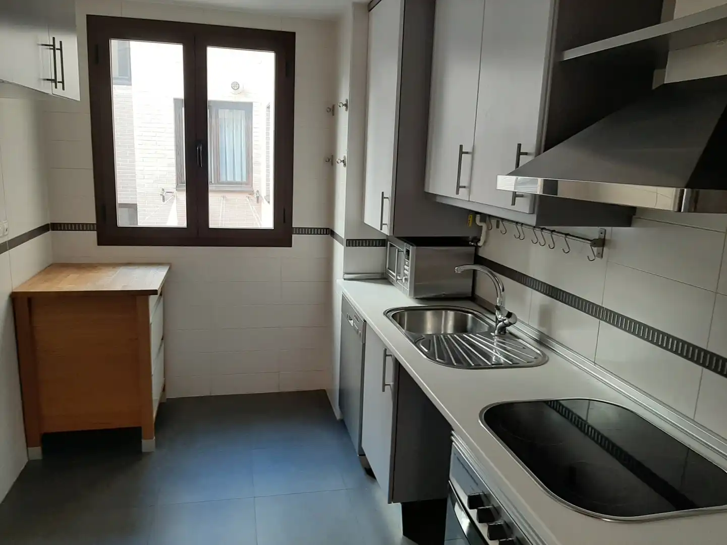 Cocina de Piso de alquiler en Alcalá de Henares con Aire acondicionado, Calefacción y Jardín privado