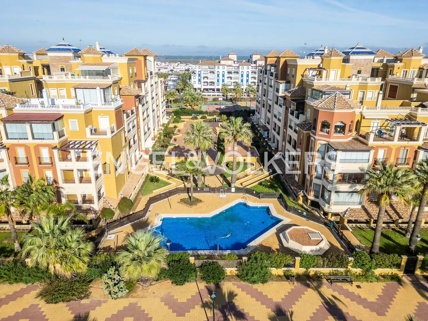 Vista exterior de Ático en venta en Ayamonte con Aire acondicionado, Calefacción y Jardín privado