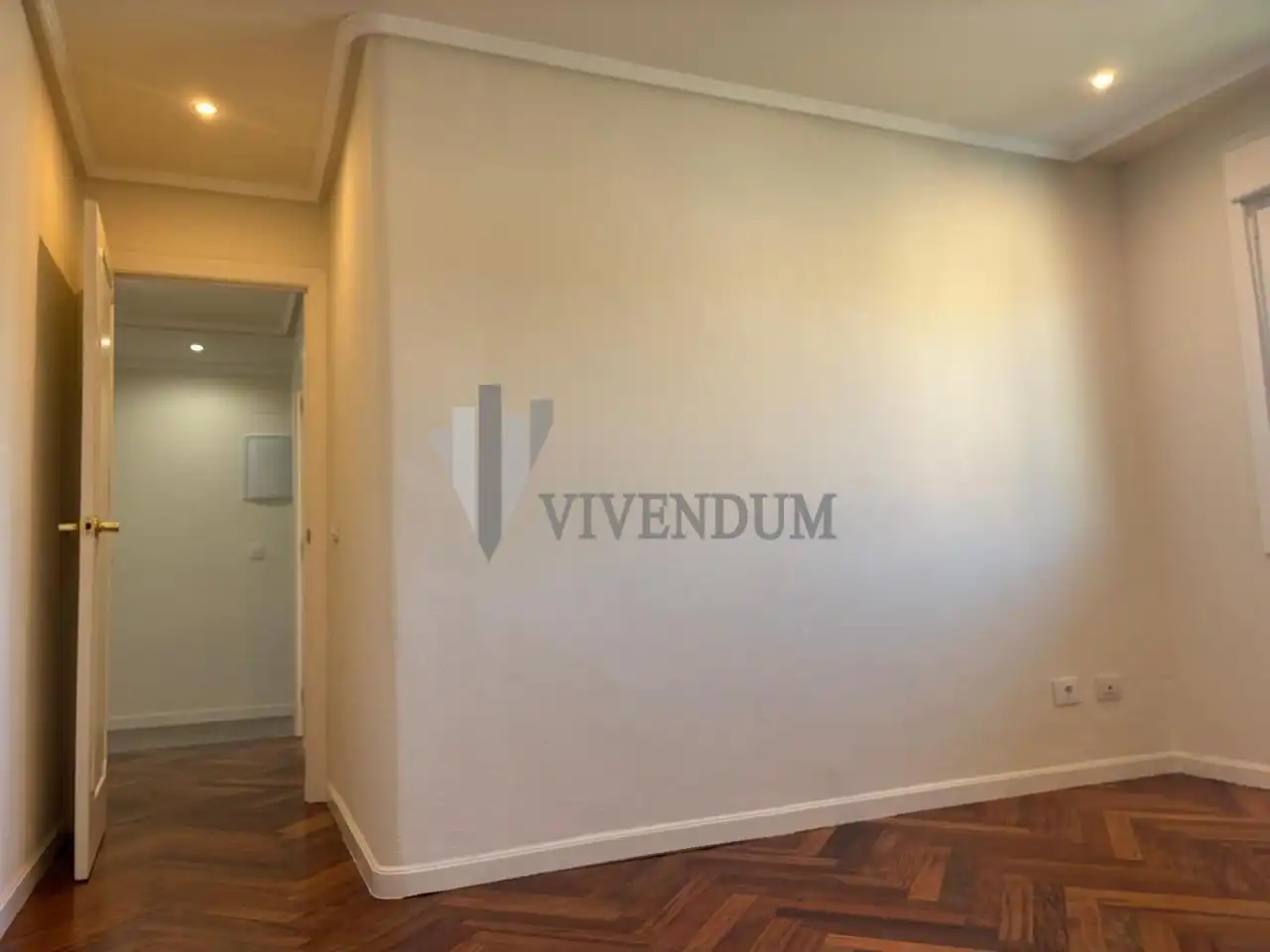 Dormitori de Apartament de lloguer en Vigo  amb Calefacció