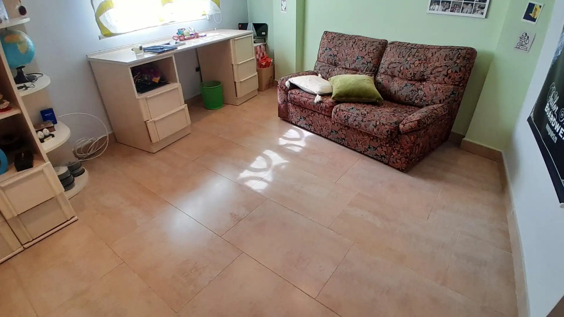 Sala d'estar de Casa o xalet en venda en Yecla amb Calefacció, Traster i Moblat
