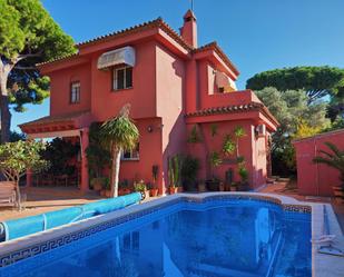 Vista exterior de Casa o xalet en venda en Chiclana de la Frontera amb Aire condicionat, Calefacció i Jardí privat