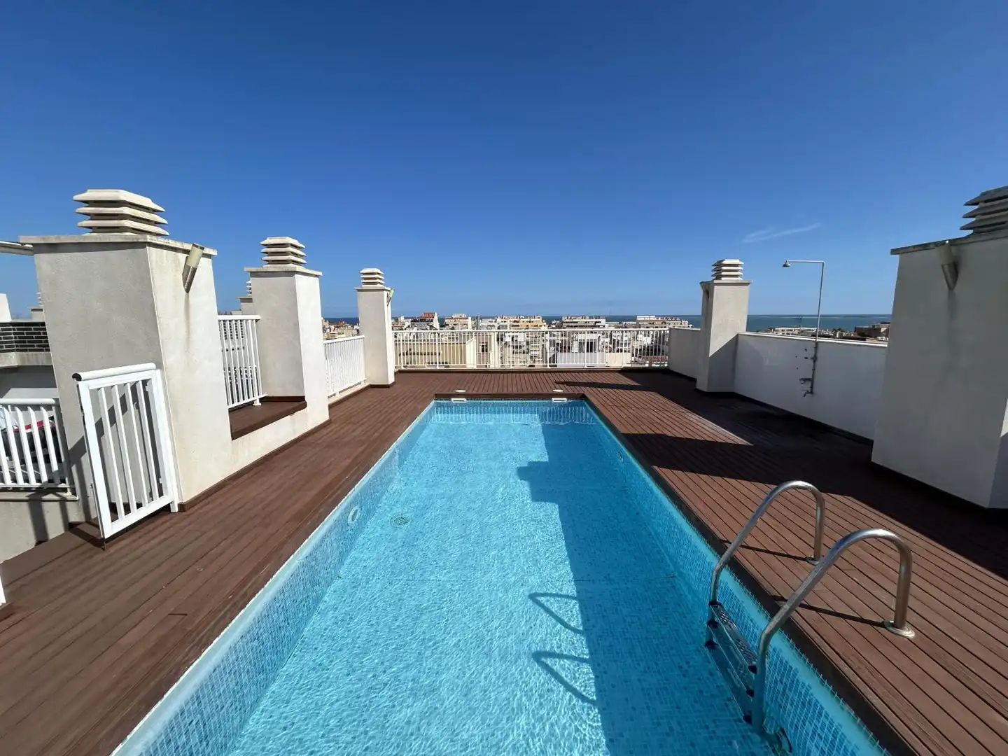 Piscina de Apartamento en venta en La Ràpita con Aire acondicionado, Calefacción y Terraza