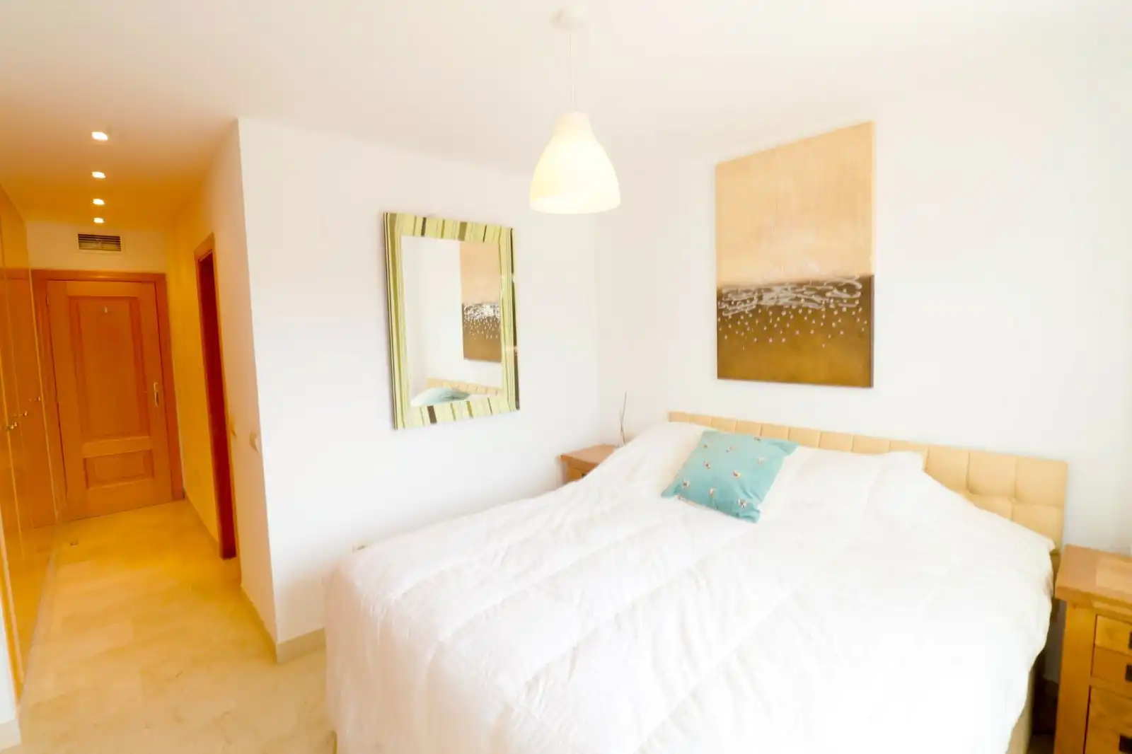 Dormitori de Apartament en venda en Estepona amb Aire condicionat, Terrassa i Traster