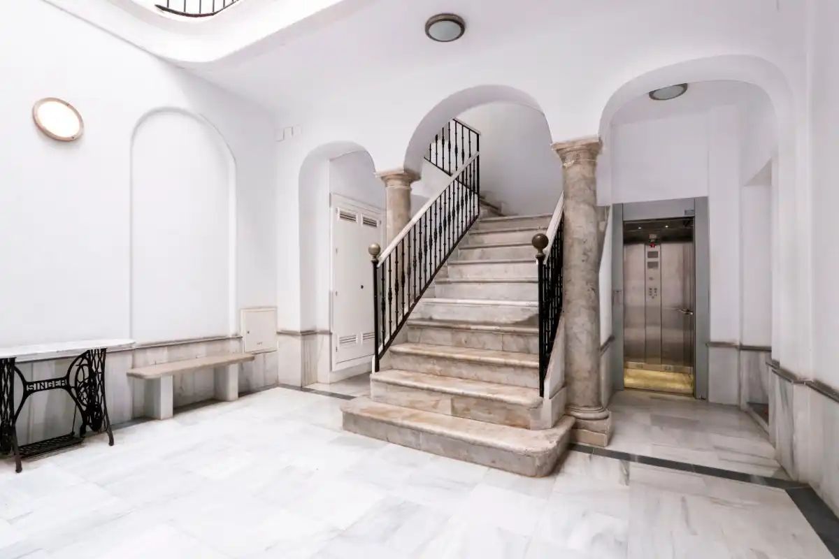 Flat with terrace for sale in Alameda - Mentidero - Teatro Falla