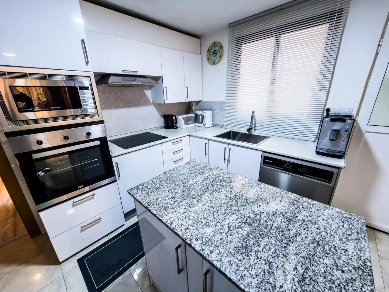 Kitchen of Flat for sale in Canals  with Air Conditioner and Balcony