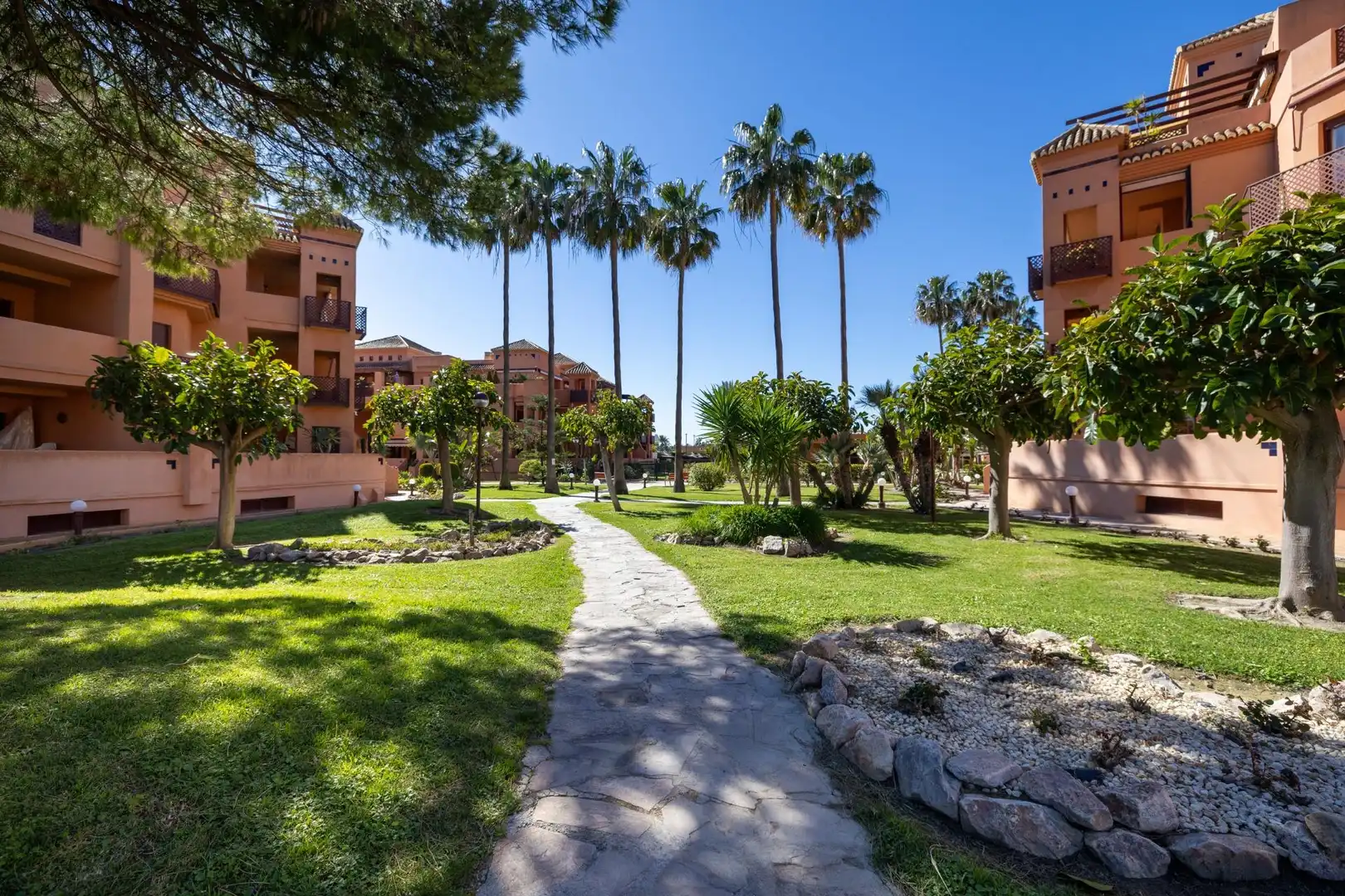 Garten von Dachboden zum Verkauf in Motril mit Klimaanlage, Terrasse und Abstellraum
