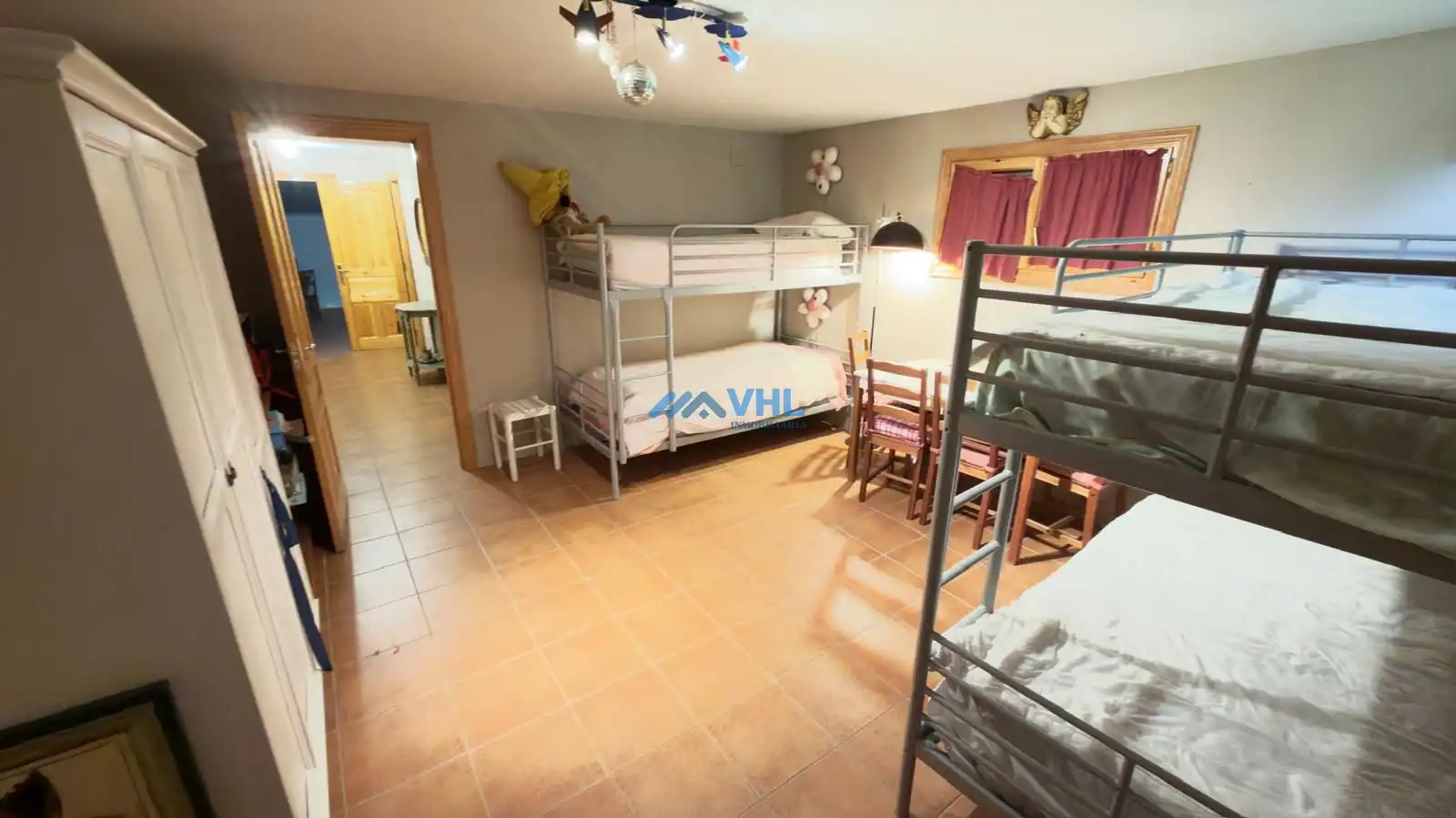 Dormitori de Casa o xalet en venda en Castro-Urdiales amb Calefacció, Jardí privat i Traster