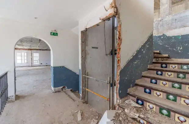 Geschaftsraum zum Verkauf in Benahavís mit Terrasse und Möbliert