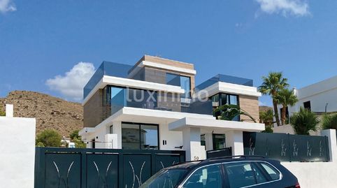 Amplio chalet de lujo con garaje y vistas al mar en Sierra Cortina en venta, imatge 2