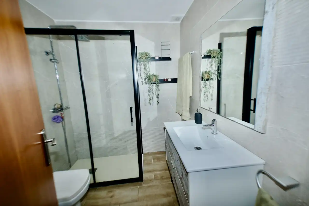 Baño de Planta baja en venta en Terrassa con Aire acondicionado, Calefacción y Parquet