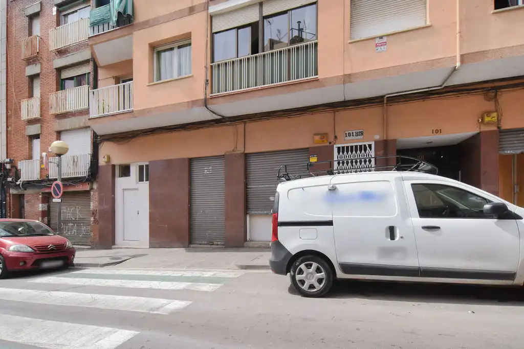 Vista exterior de Piso en venta en Badalona