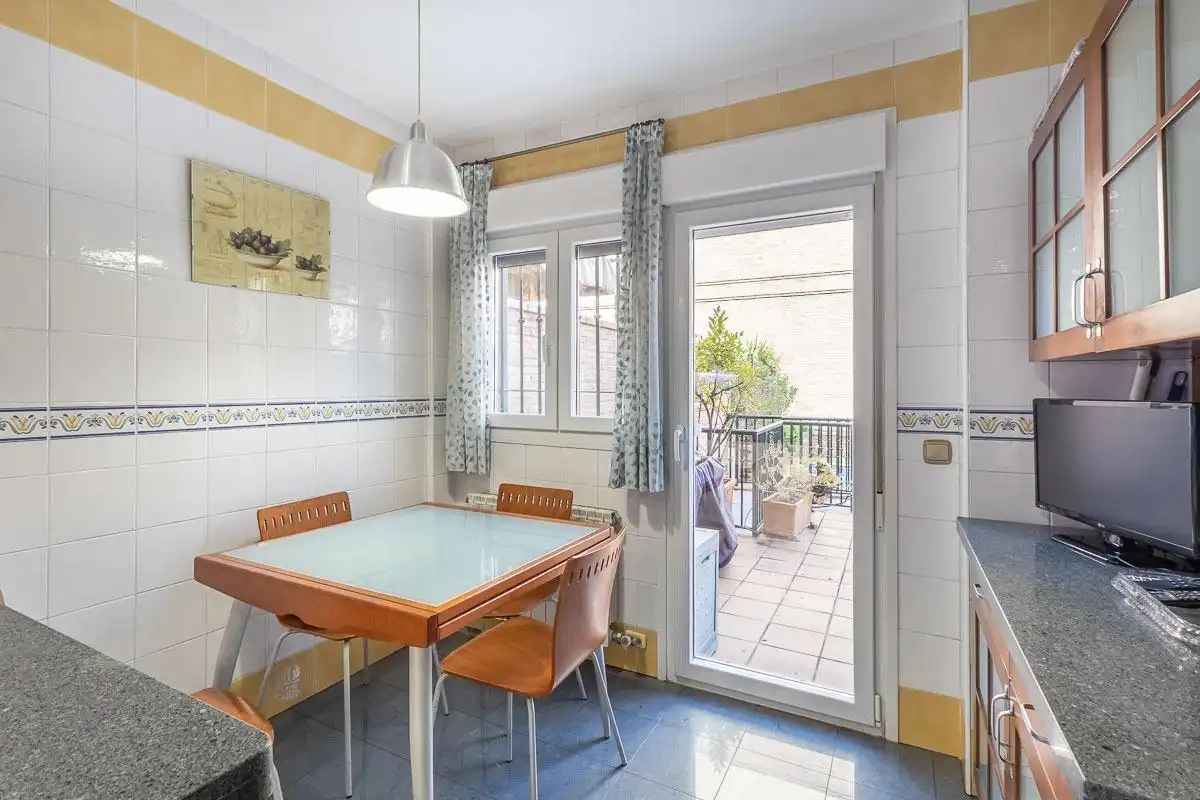 Cocina de Casa adosada en venta en Granada con Calefacción, Jardín privado y Terraza
