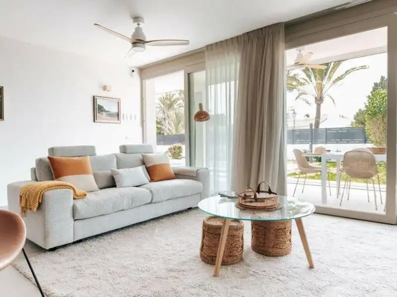 Sala d'estar de Casa o xalet de lloguer en Marbella amb Aire condicionat, Calefacció i Jardí privat