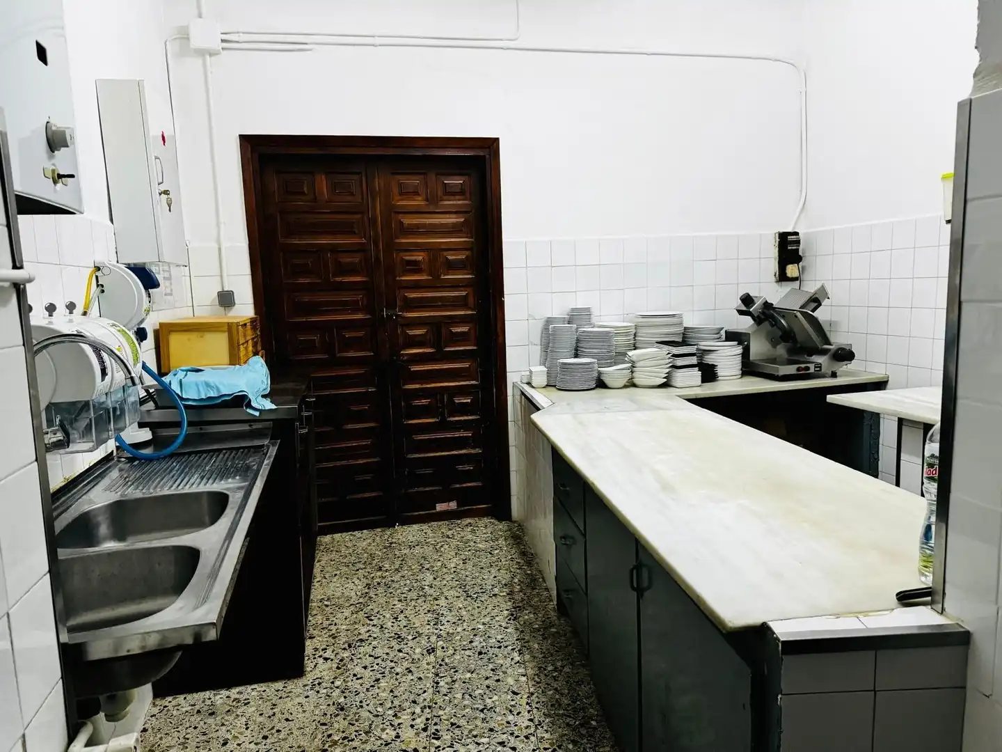 Cuina de Finca rústica en venda en Vilafranca del Penedès amb Jardí privat, Terrassa i Balcó
