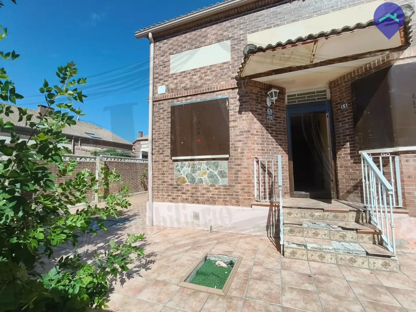 Vista exterior de Casa o chalet en venta en Villanueva de la Torre con Jardín privado, Trastero y Alarma