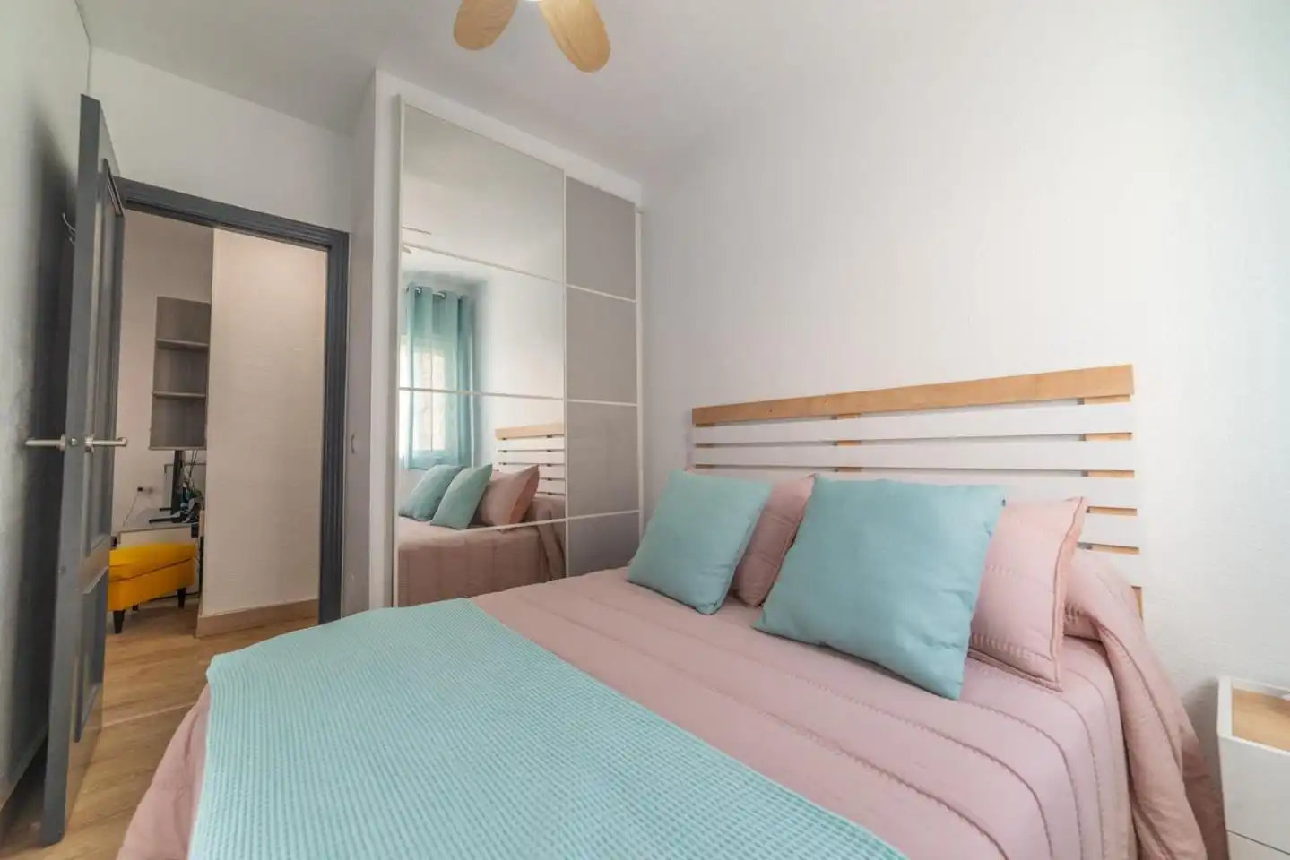 Schlafzimmer von Erdgeschoss zum Verkauf in Los Alcázares mit Klimaanlage, Terrasse und Abstellraum