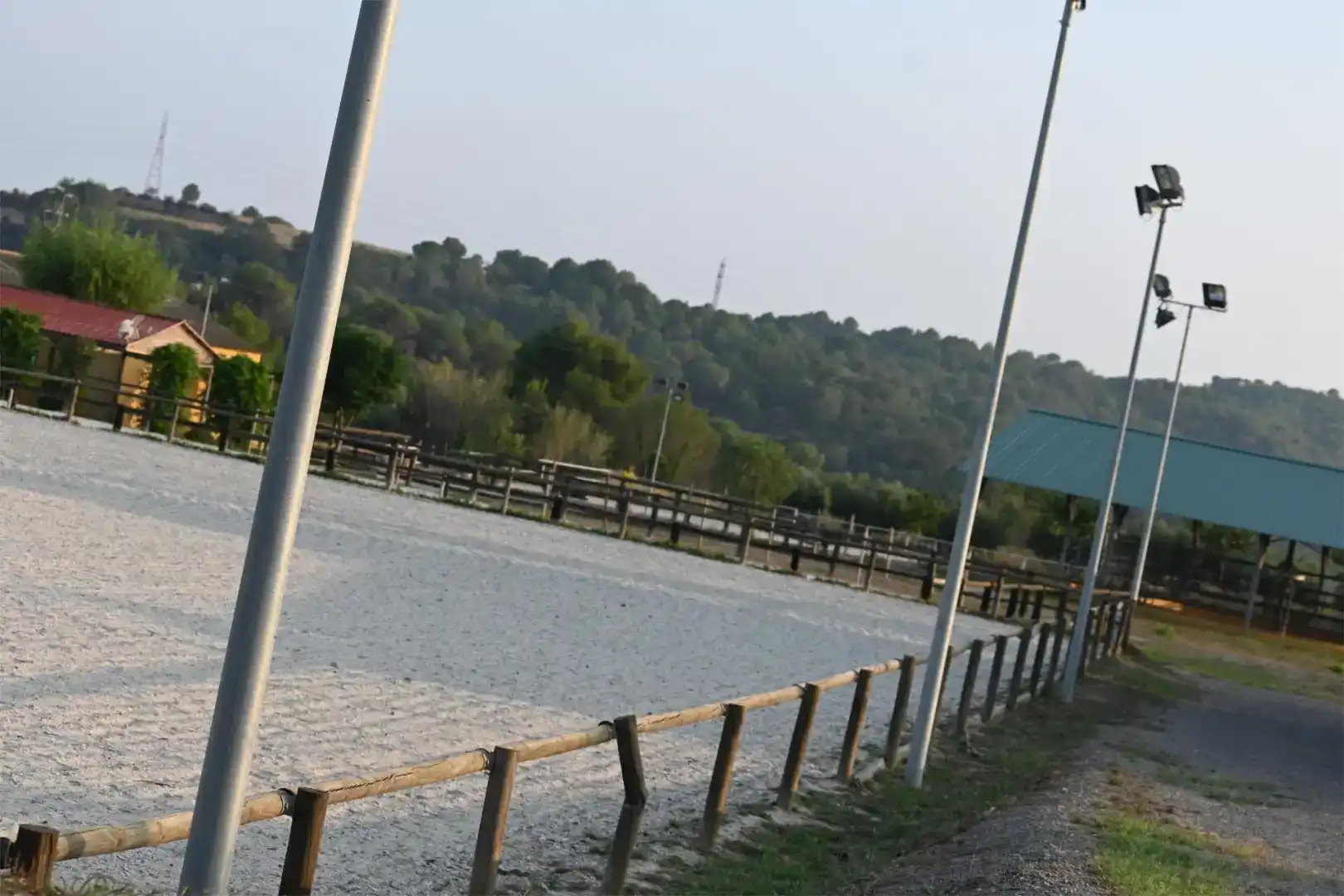 Vista exterior de Finca rústica en venda en Piera amb Aire condicionat i Piscina