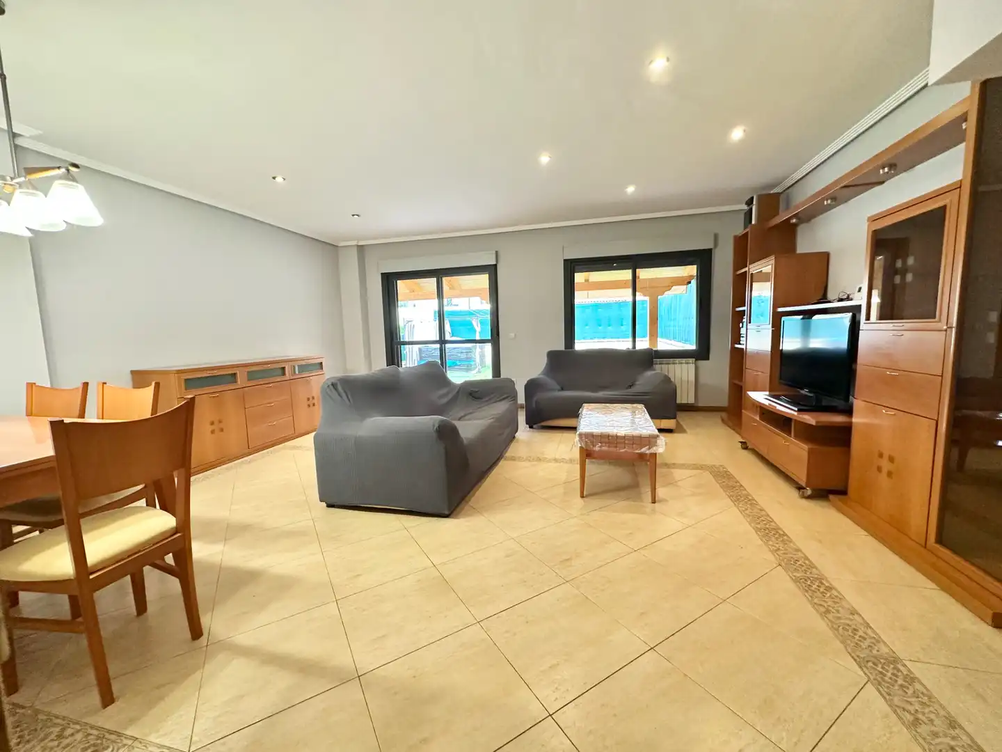 Sala de estar de Casa o chalet de alquiler en Zaratán con Calefacción, Jardín privado y Parquet