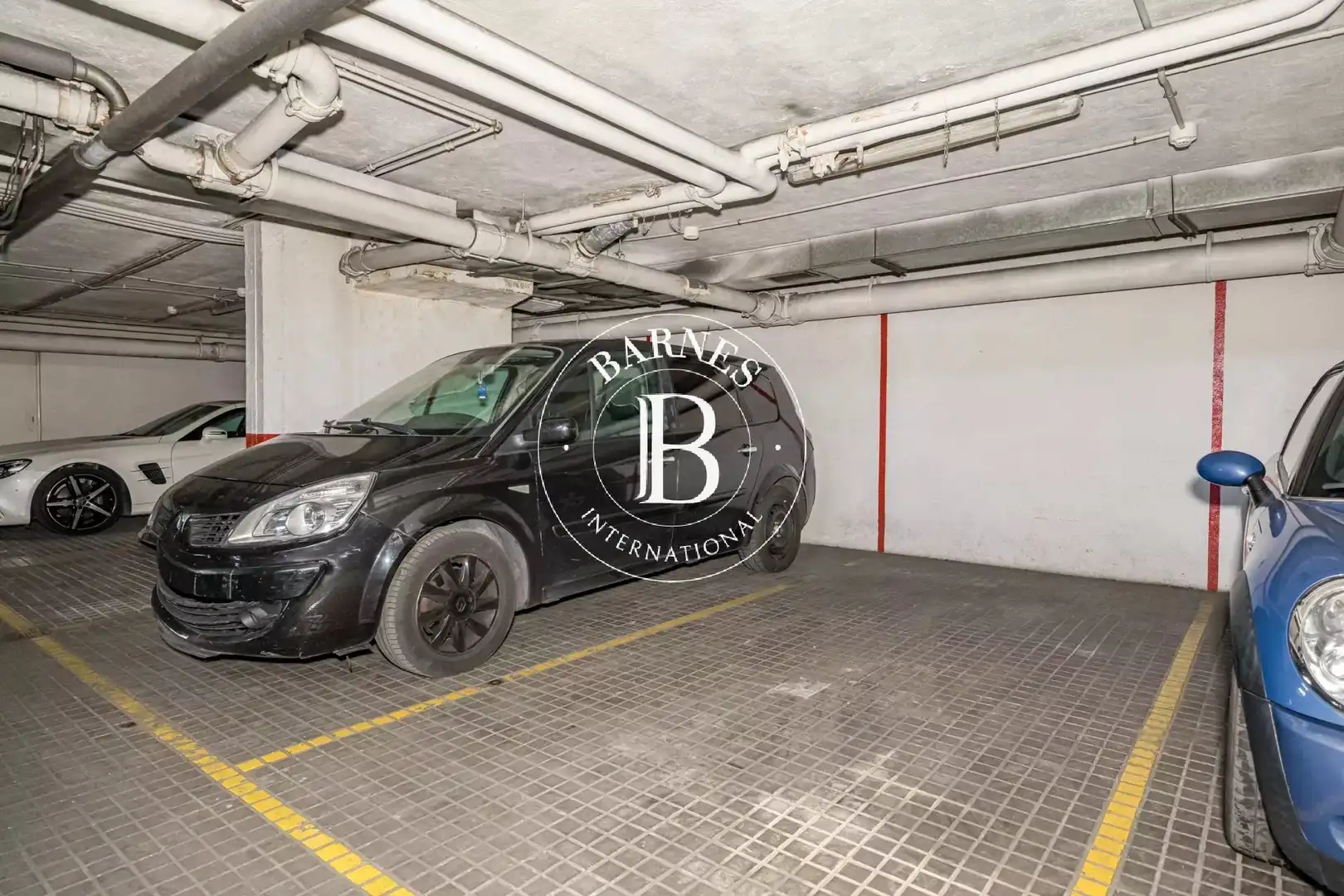 Parking of Flat for rent in Madrid  with Air Conditioner, Heating and Private garden