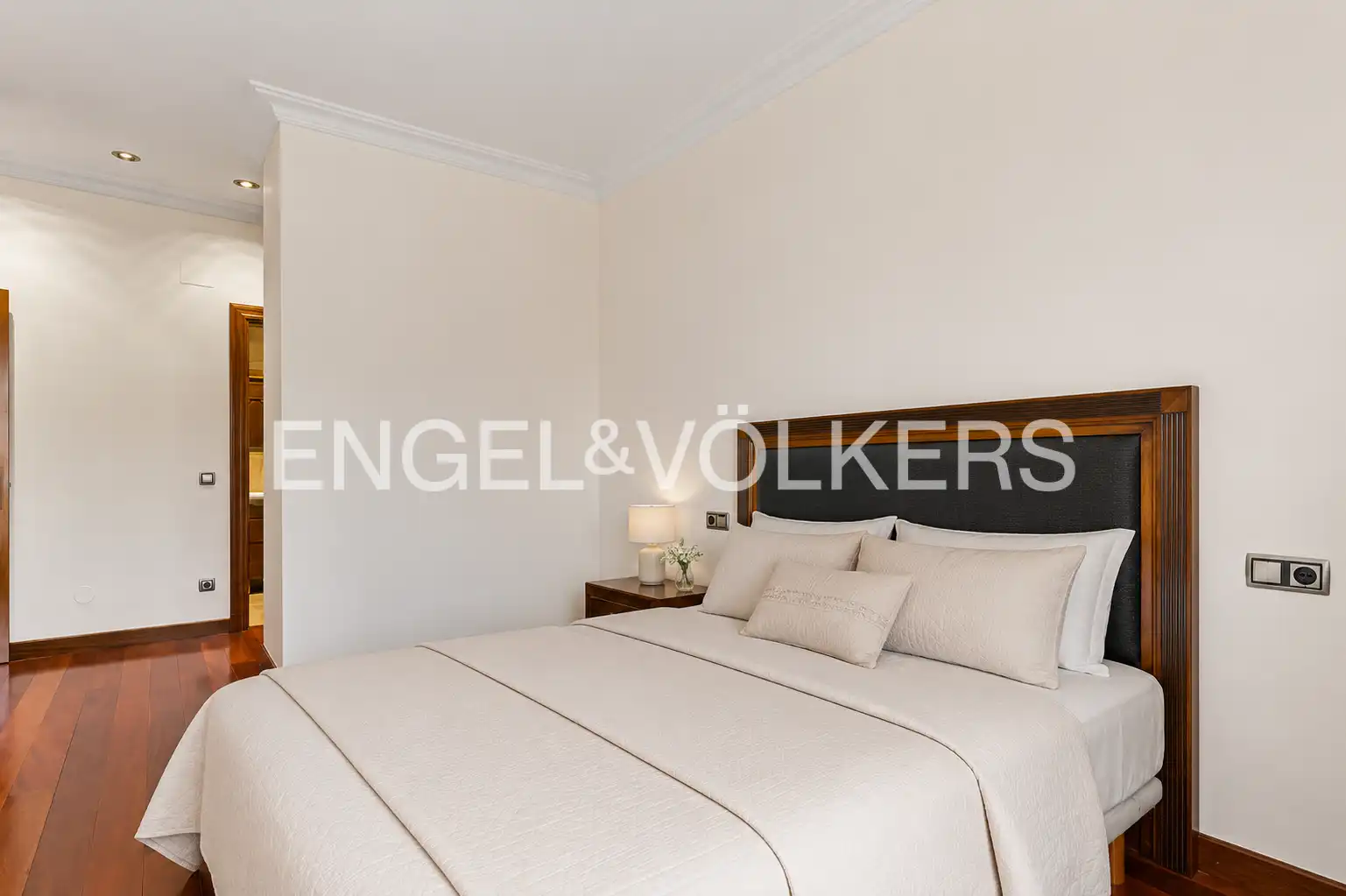 Habitación de Piso en venta en Gijón  con Calefacción, Parquet y Balcón