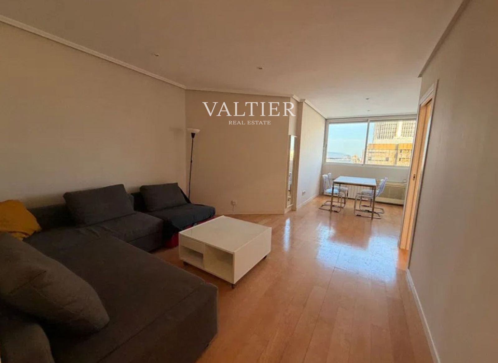 Vista exterior de Piso de alquiler en  Madrid Capital con Aire acondicionado, Calefacción y Amueblado