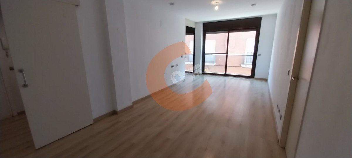 Living room of Flat for sale in El Vendrell  with Air Conditioner, Heating and Parquet flooring
