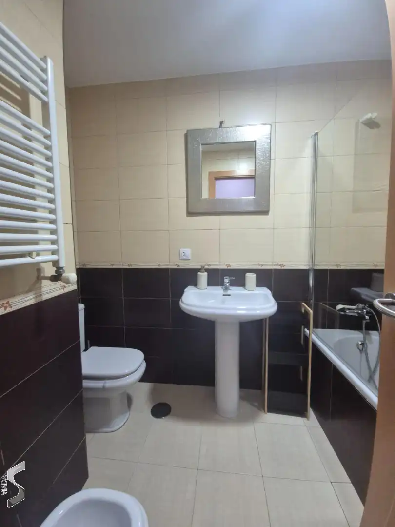 Bany de Apartament de lloguer en Puertollano amb Aire condicionat, Calefacció i Terrassa