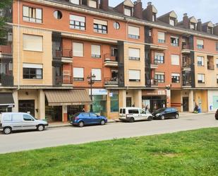 Vista exterior de Dúplex de lloguer en Oviedo  amb Calefacció