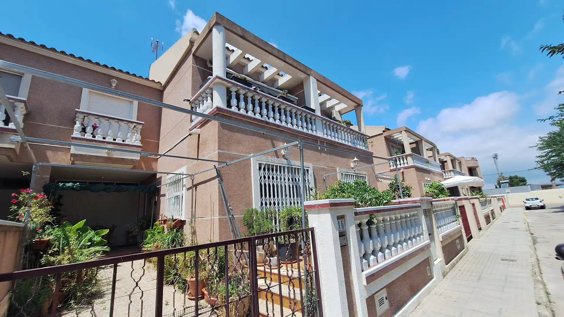 Vista exterior de Casa o chalet en venta en Almoradí con Terraza, Trastero y Amueblado