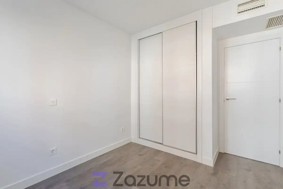 Schlafzimmer von Wohnung zur Miete in Madrid mit Klimaanlage, Heizung und Parkett