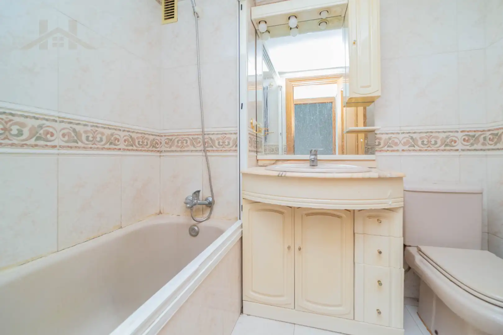 Baño de Piso en venta en Centro - Manguilla