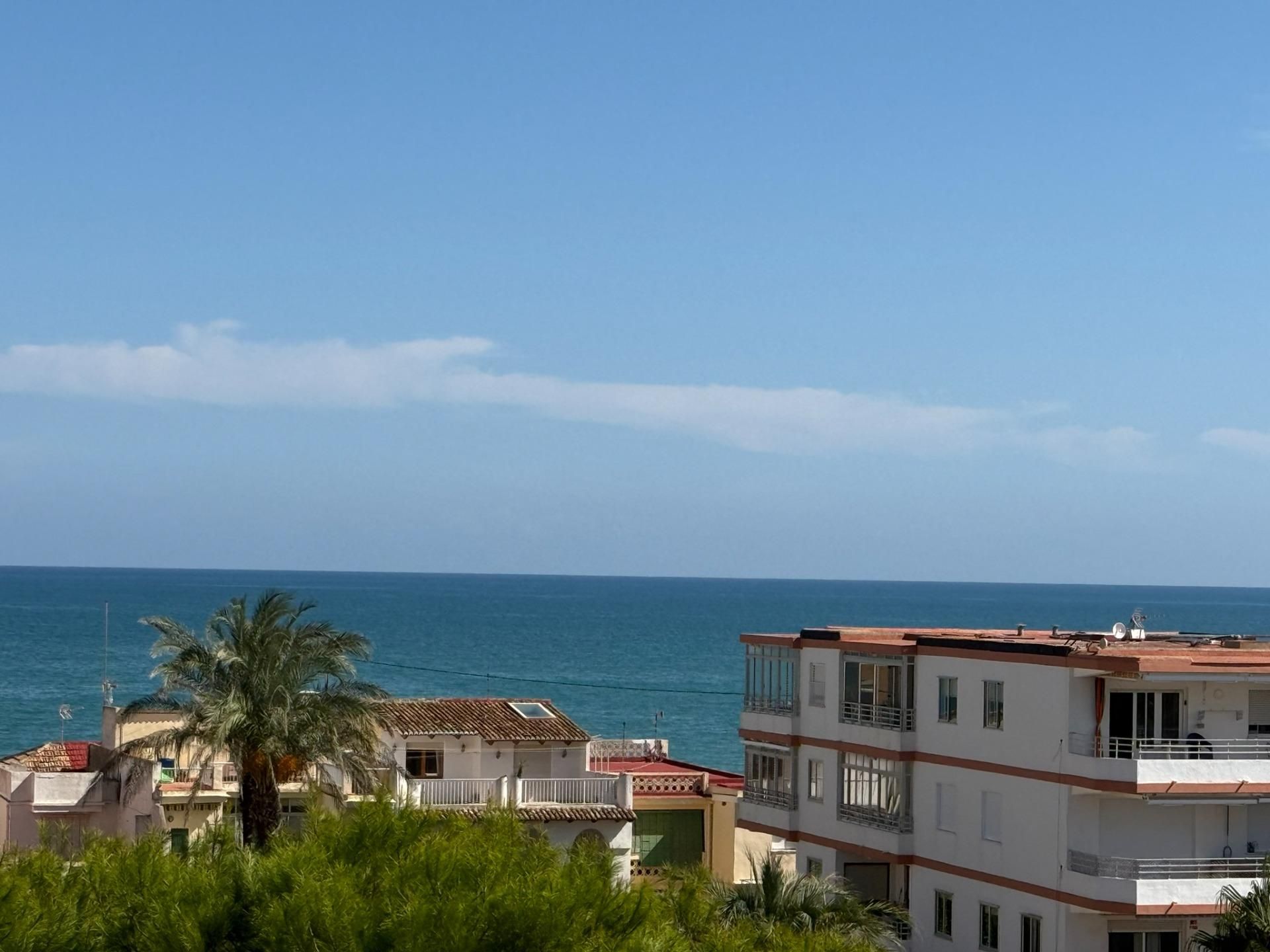 Vista exterior de Apartament en venda en Tavernes de la Valldigna amb Jardí privat, Terrassa i Traster