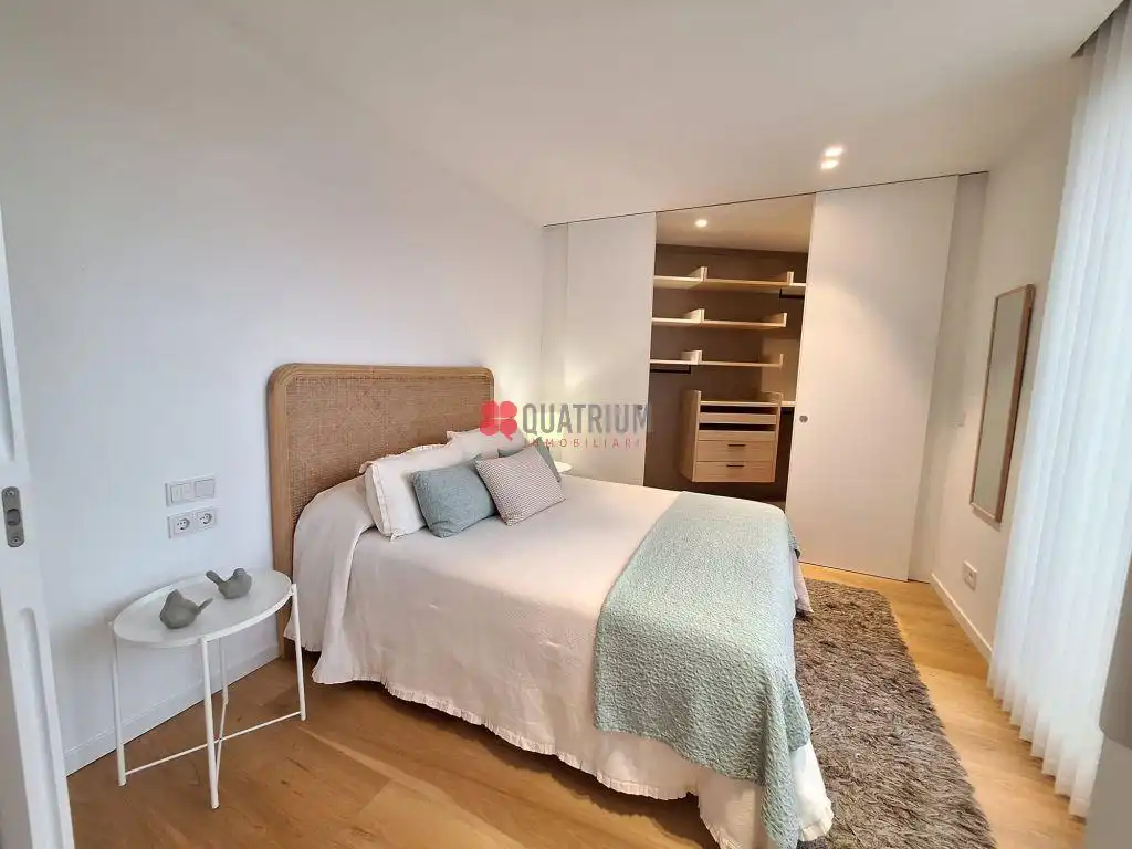 Habitación de Piso de alquiler en Santiago de Compostela  con Calefacción, Terraza y Amueblado