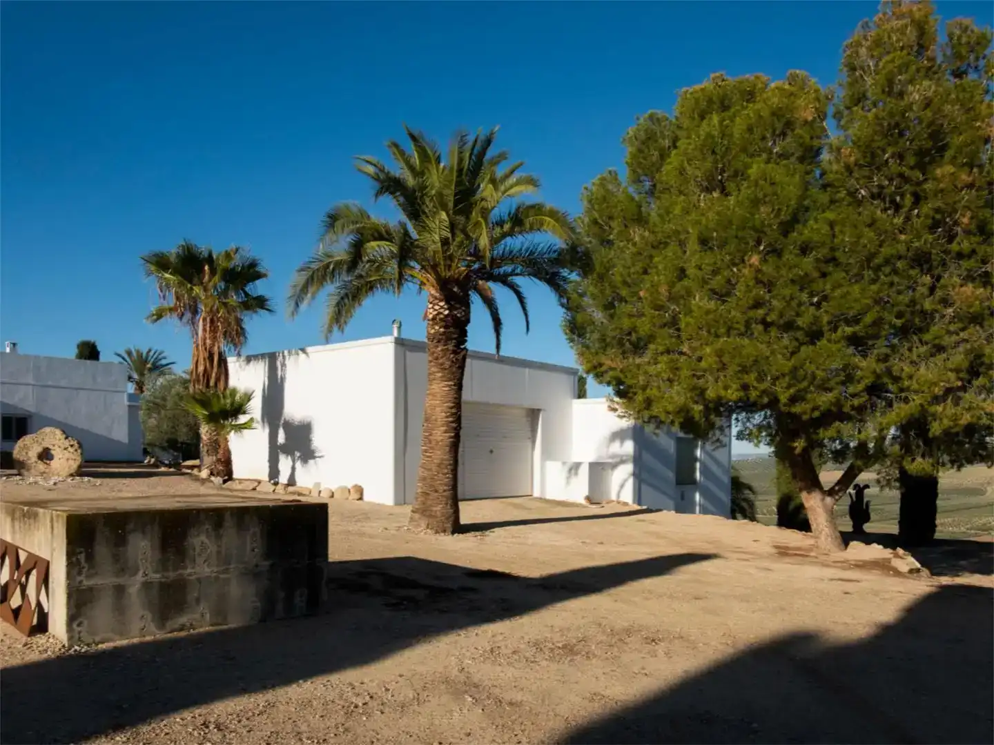 Vista exterior de Casa o xalet en venda en Peal de Becerro amb Aire condicionat, Jardí privat i Parquet