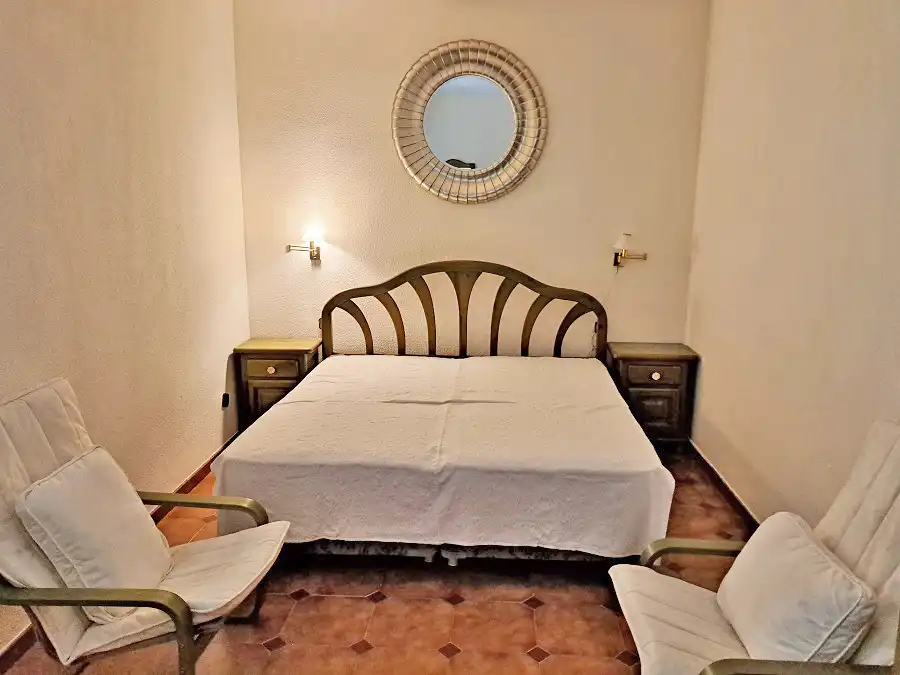 Schlafzimmer von Haus oder Chalet zum Verkauf in Navalagamella mit Heizung, Privatgarten und Parkett
