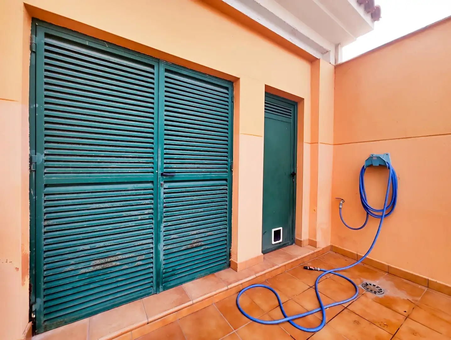 Vista exterior de Casa o xalet en venda en Puertollano amb Aire condicionat, Calefacció i Jardí privat
