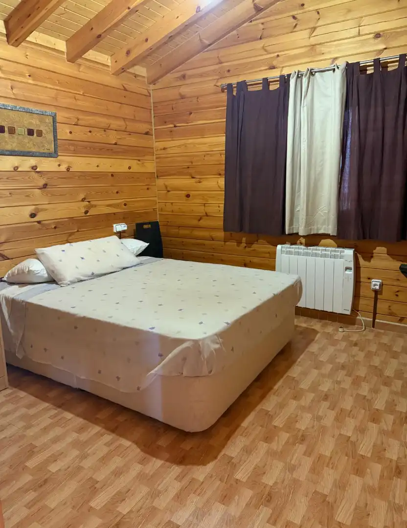 Habitación de Finca rústica en venta en Sierra Engarcerán con Aire acondicionado, Terraza y Trastero