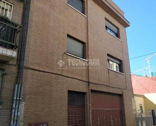 Vista exterior de Local en venda en  Madrid Capital amb Calefacció