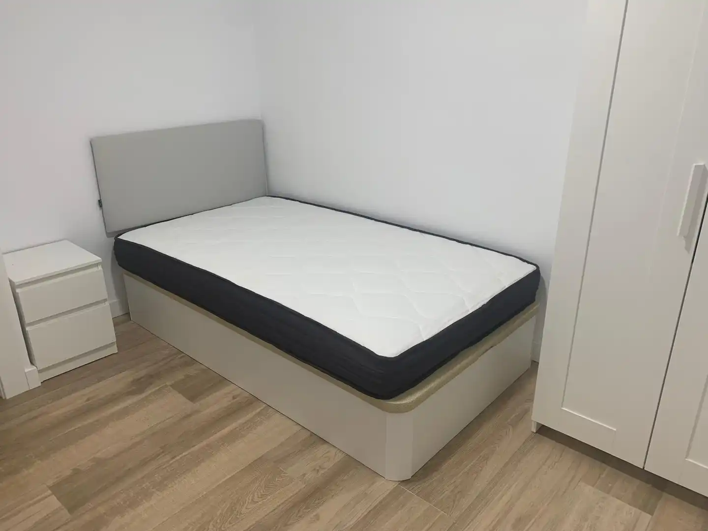 Habitación de Piso en venta en Ávila con Calefacción, Amueblado y Horno