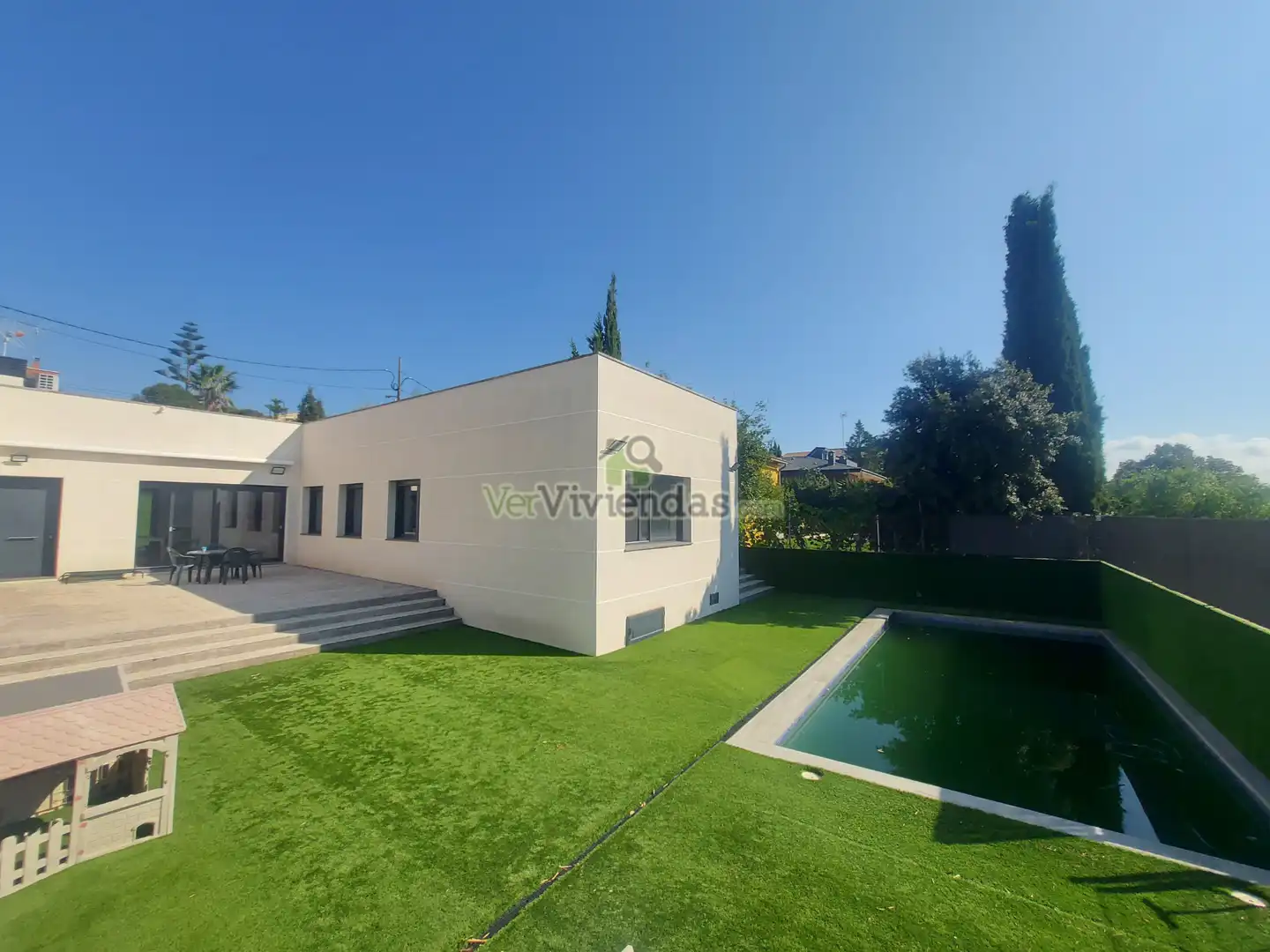 Außenansicht von Haus oder Chalet zum Verkauf in Pallejà mit Klimaanlage, Heizung und Privatgarten