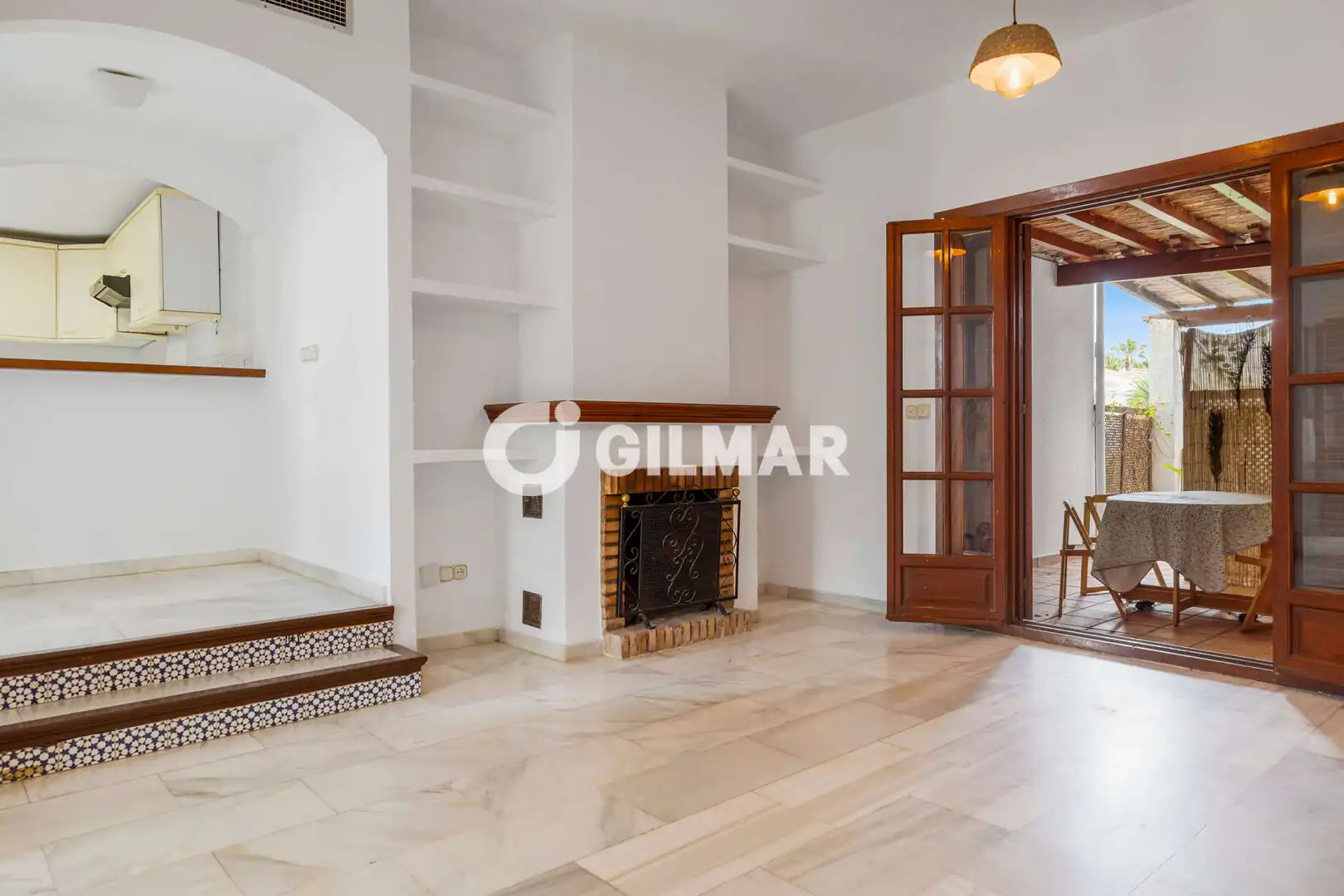 Wohnzimmer von Einfamilien-Reihenhaus zum Verkauf in Estepona mit Privatgarten und Schwimmbad