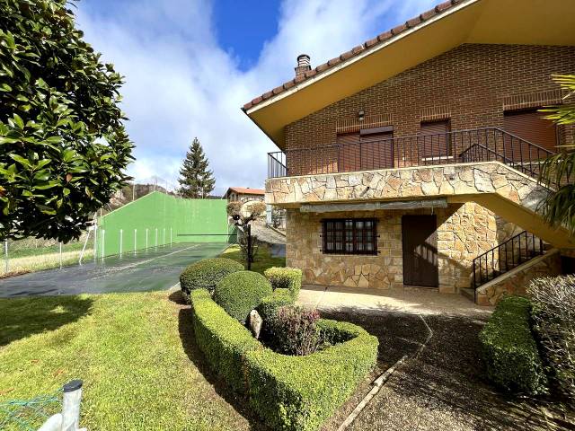 Casa-chalet en Venta en Mediodia en Arraia-Maeztu