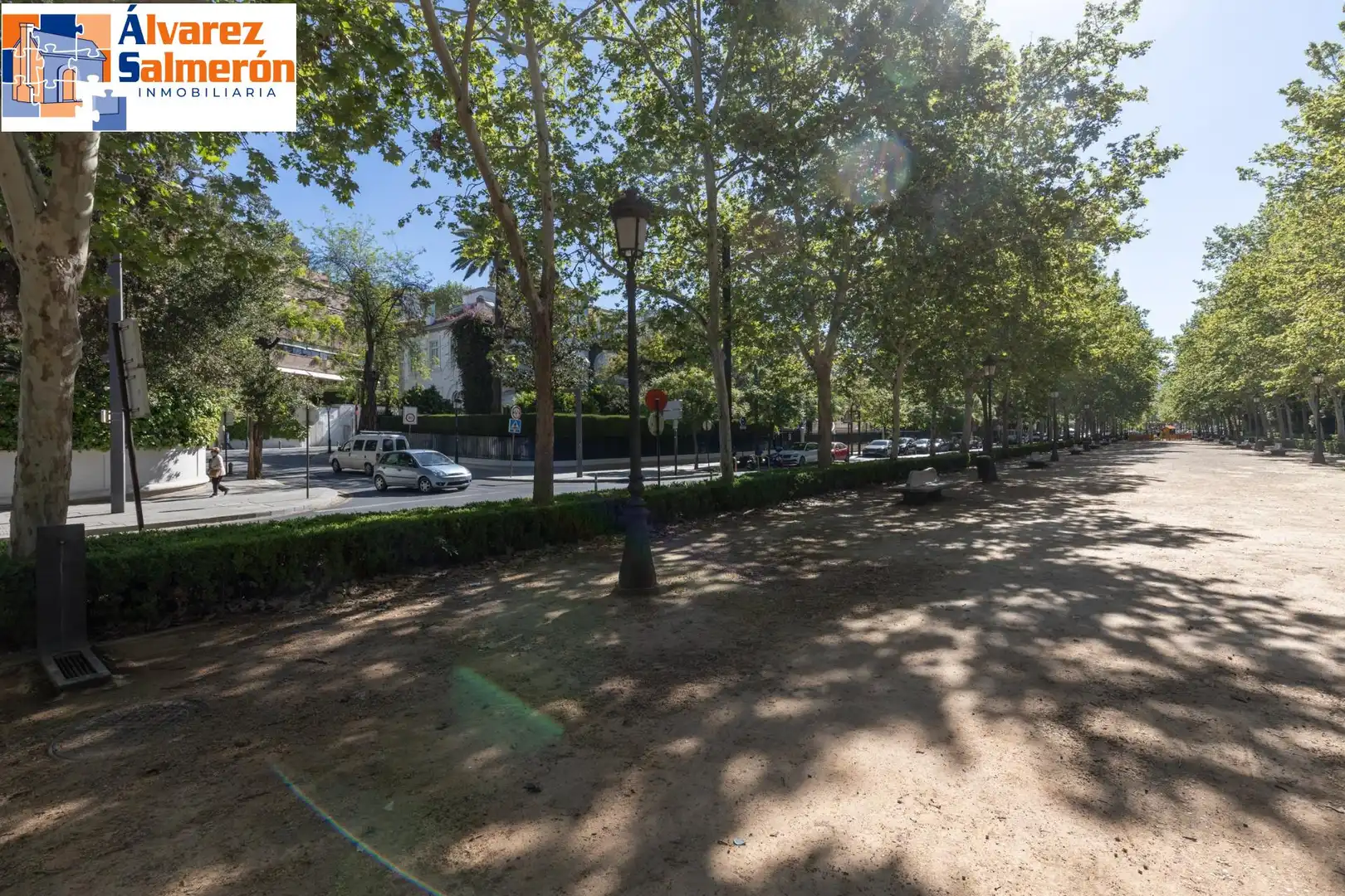 Vista exterior de Pis en venda en Granada amb Terrassa, Traster i Piscina comunitària