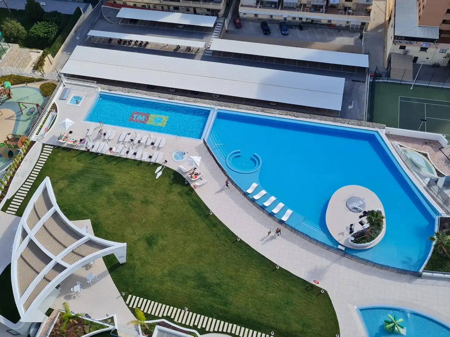 Piscina de Apartamento en venta en Benidorm con Aire acondicionado, Calefacción y Terraza