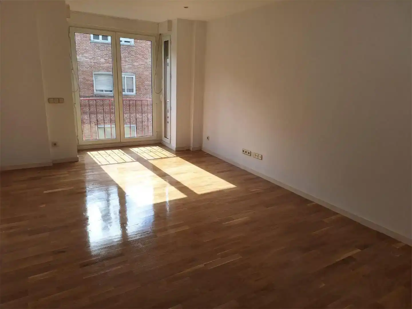 Sala d'estar de Pis de lloguer en Madrid amb Aire condicionat i Parquet