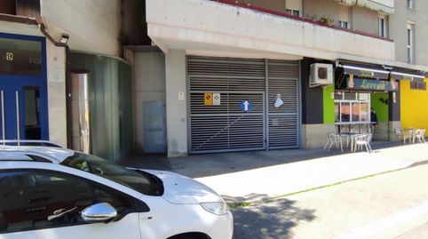 Amplia plaza de aparcamiento junto al campo de fútbol!