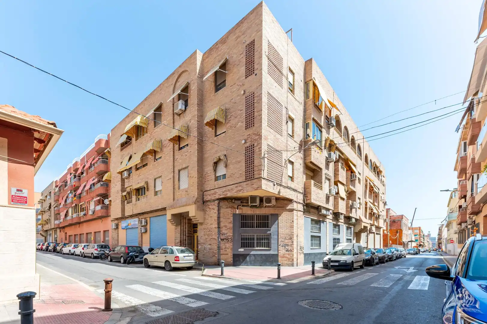 Vista exterior de Piso en venta en Alicante / Alacant con Terraza, Balcón y Alarma
