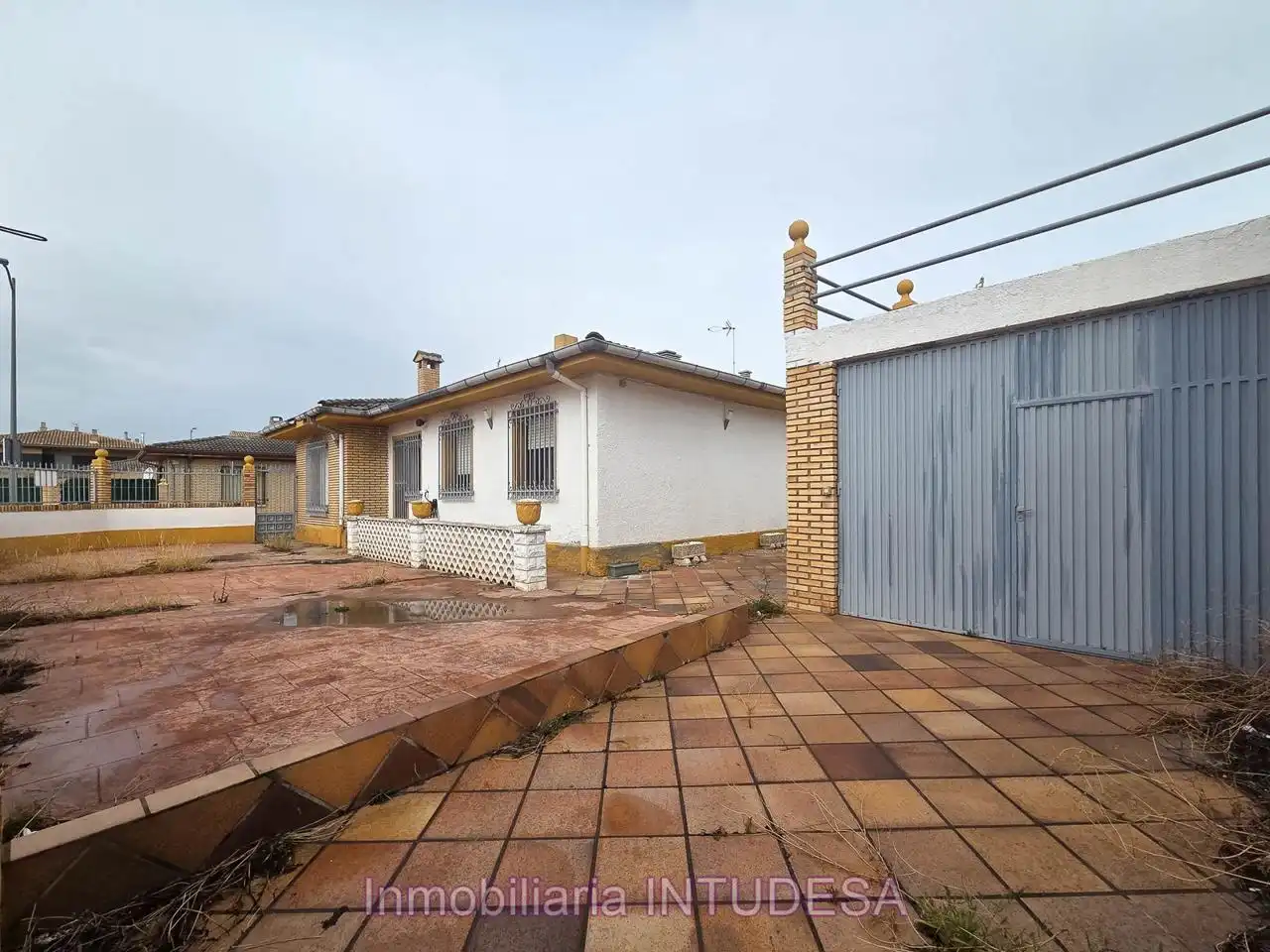 Exterior view of Houses for sale in Milagro, Navarra